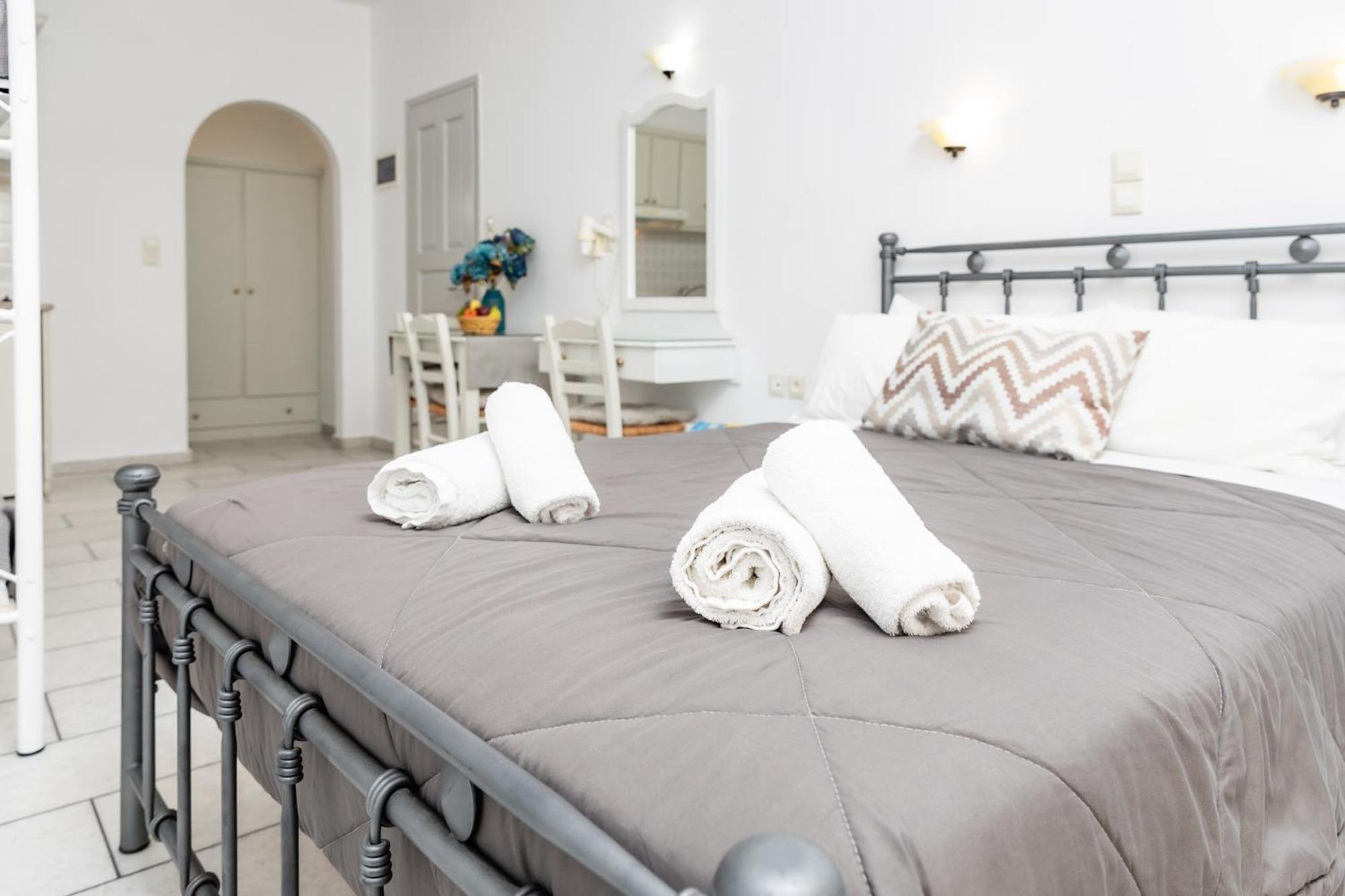 Depis Studios & Apartments Naxos City 외부 사진